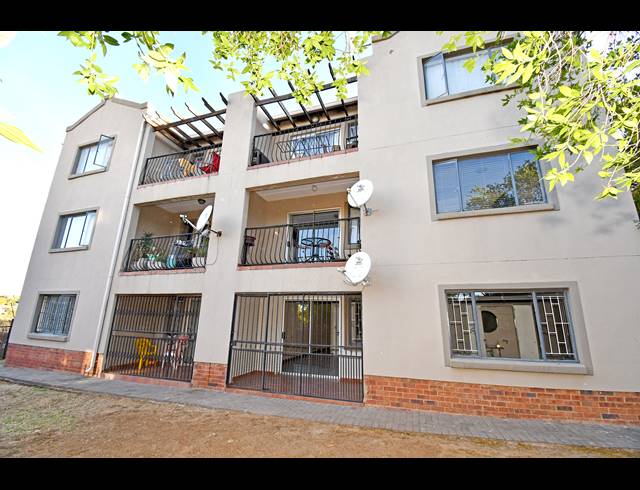 2 BEDROOM APARTMENT FOR SALE IN BLOUBOSRAND